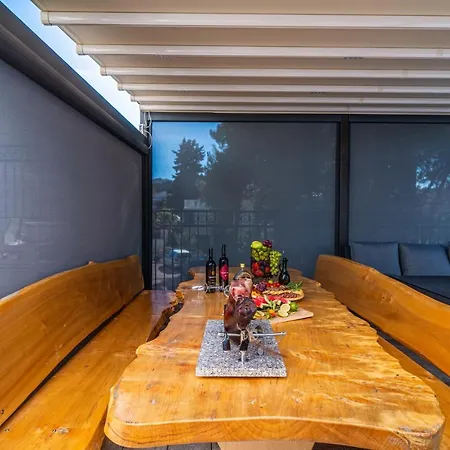Apartment Valentina With Pool Trogir