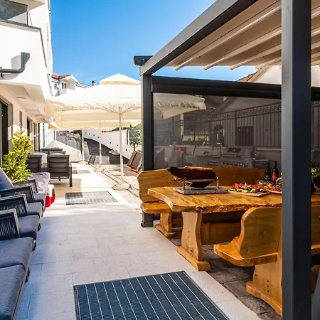 Valentina With Pool Apartment *